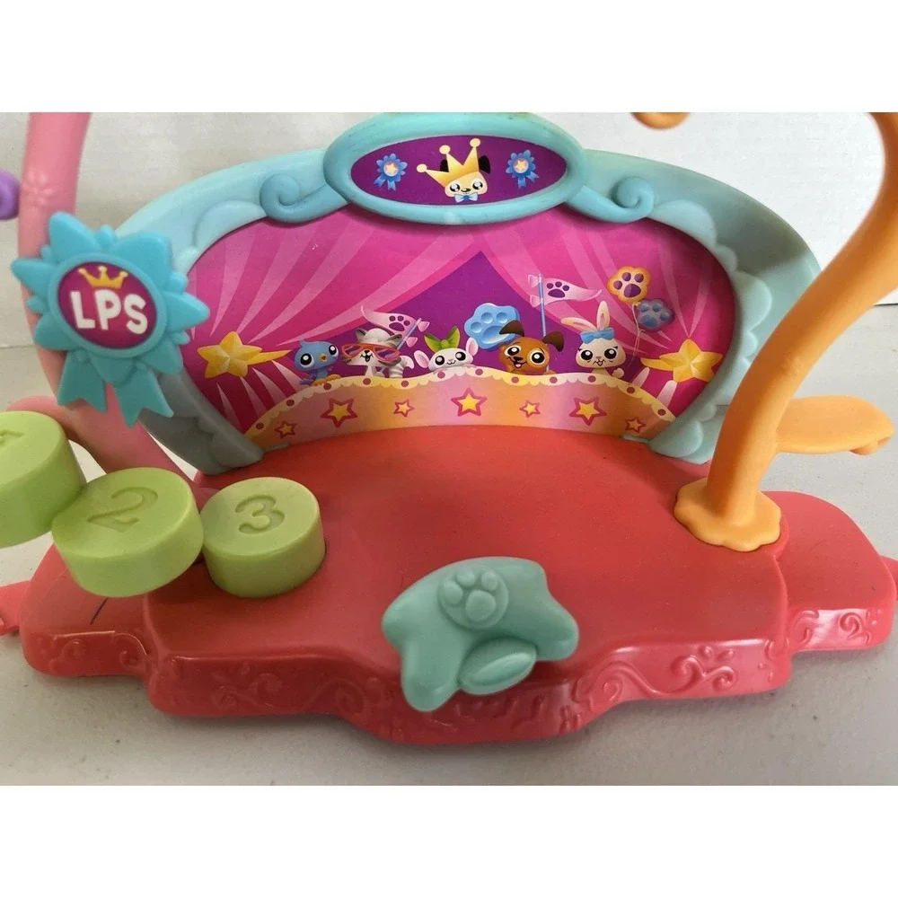 Littlest Pet Shop Tricks 'N Talents Show Playset